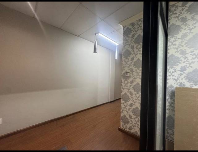 BUSINESS PROPERTY TO RENT IN HUMEWOOD